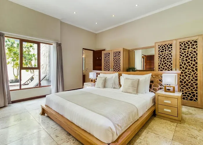Super 4 Bed, Sleeps 8, Just 300m Walk From Легиан