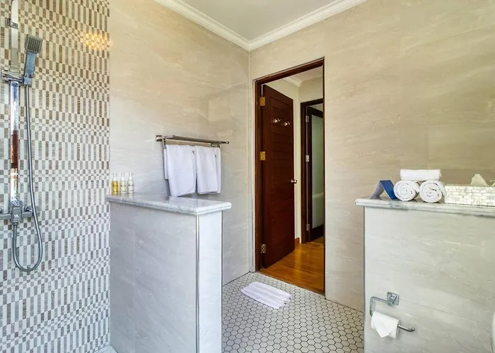 Super 4 Bed, Sleeps 8, Just 300m Walk From Легиан