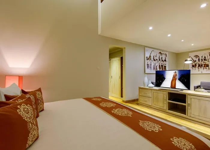 Super 4 Bed, Sleeps 8, Just 300m Walk From * Легиан