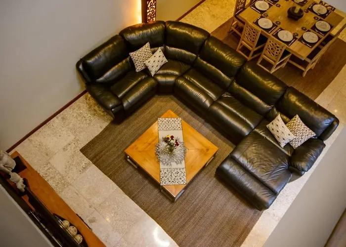Super 4 Bed, Sleeps 8, Just 300m Walk From Легиан