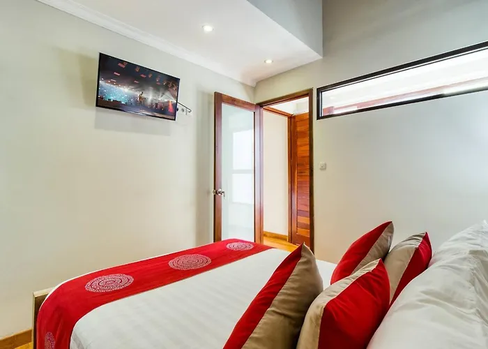 Вилла Super 4 Bed, Sleeps 8, Just 300m Walk From
