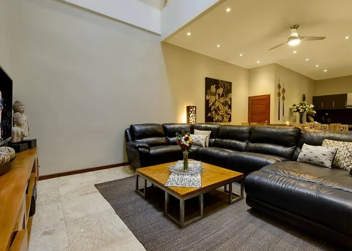 Super 4 Bed, Sleeps 8, Just 300m Walk From Легиан
