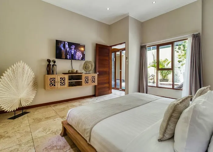 Super 4 Bed, Sleeps 8, Just 300m Walk From * Легиан